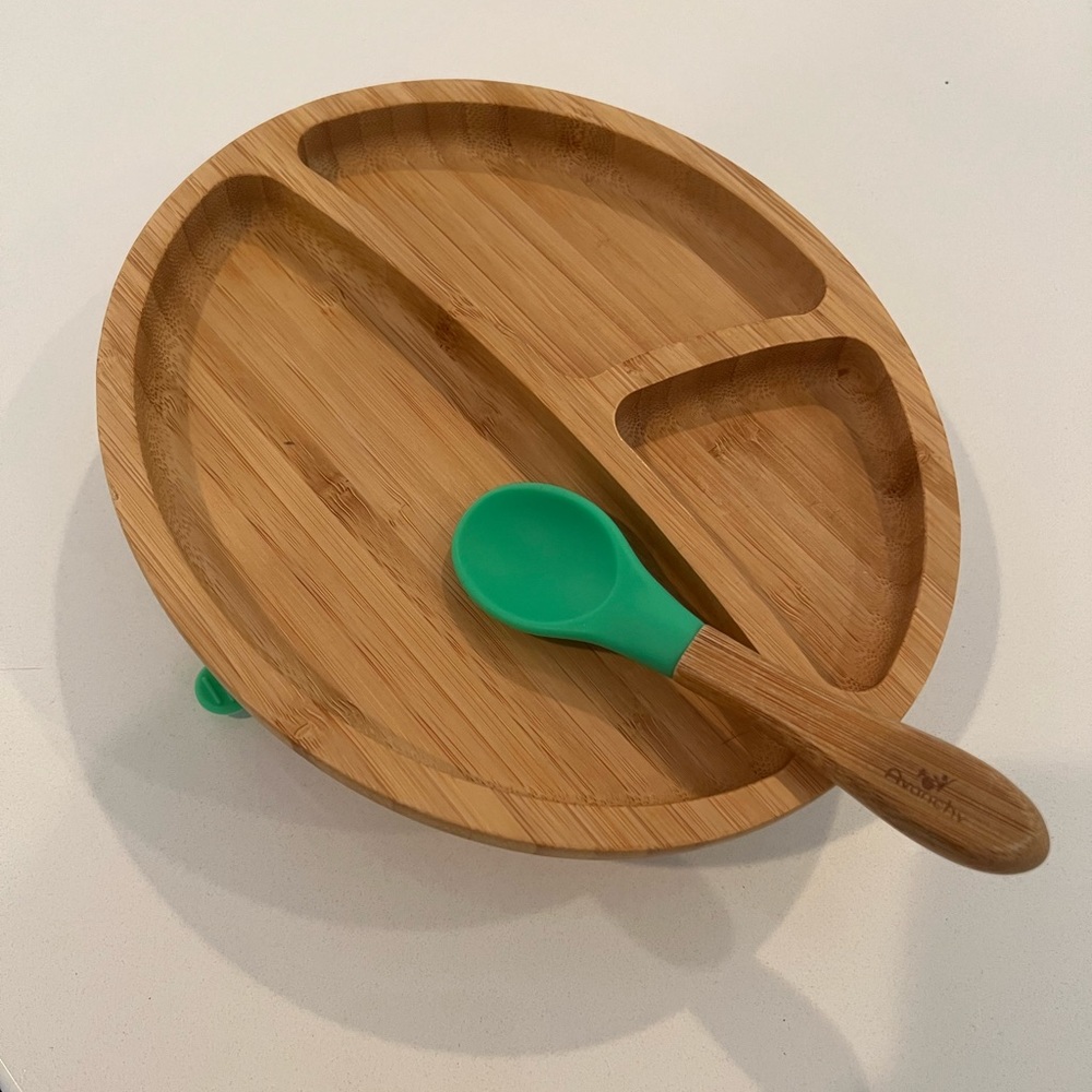 Avanchy dining set